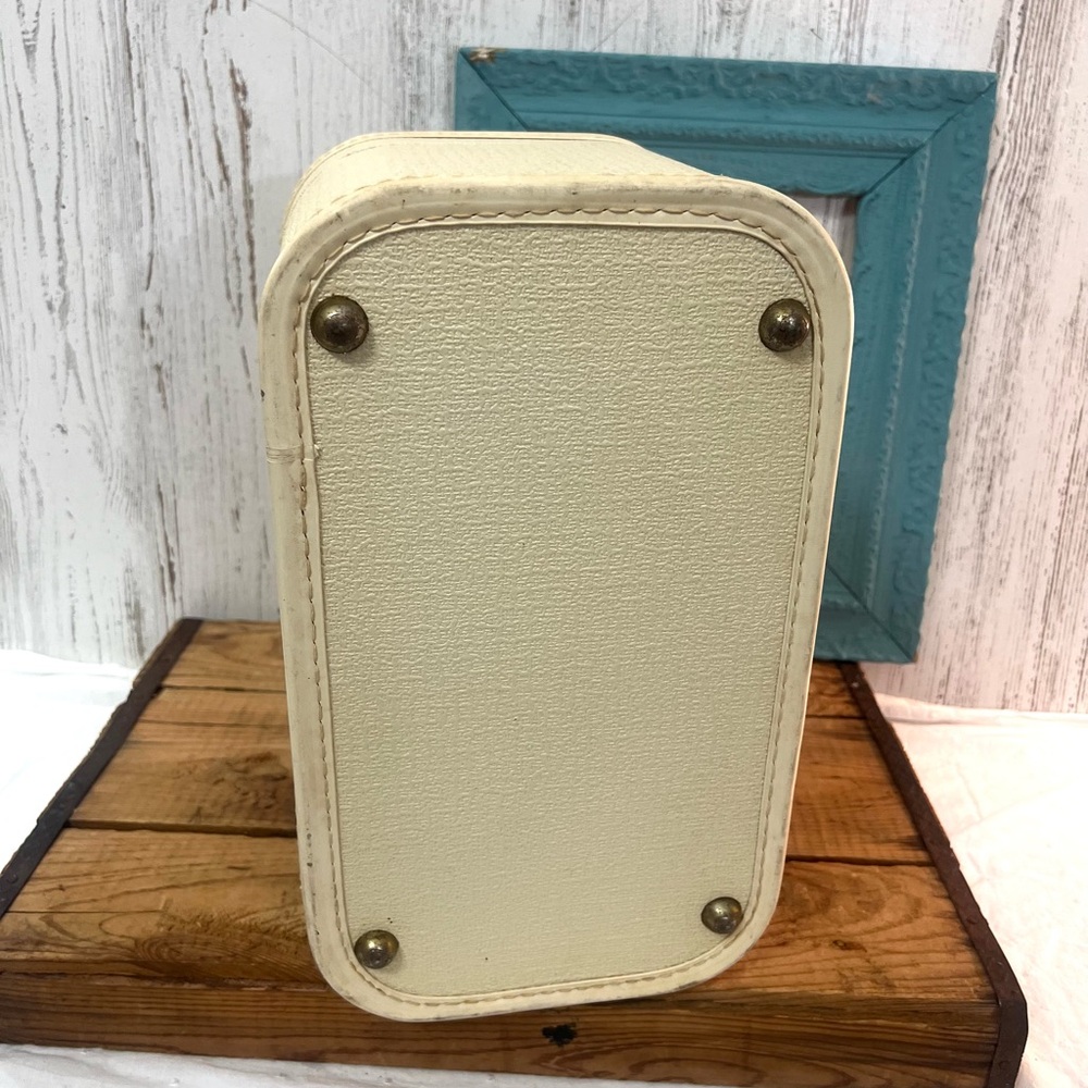 Vintage traincase star line luggage suitcase off white cream makeup case - Picture 4 of 8